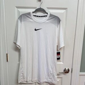 Nike Men's White and Gray Short Sleeve Tee